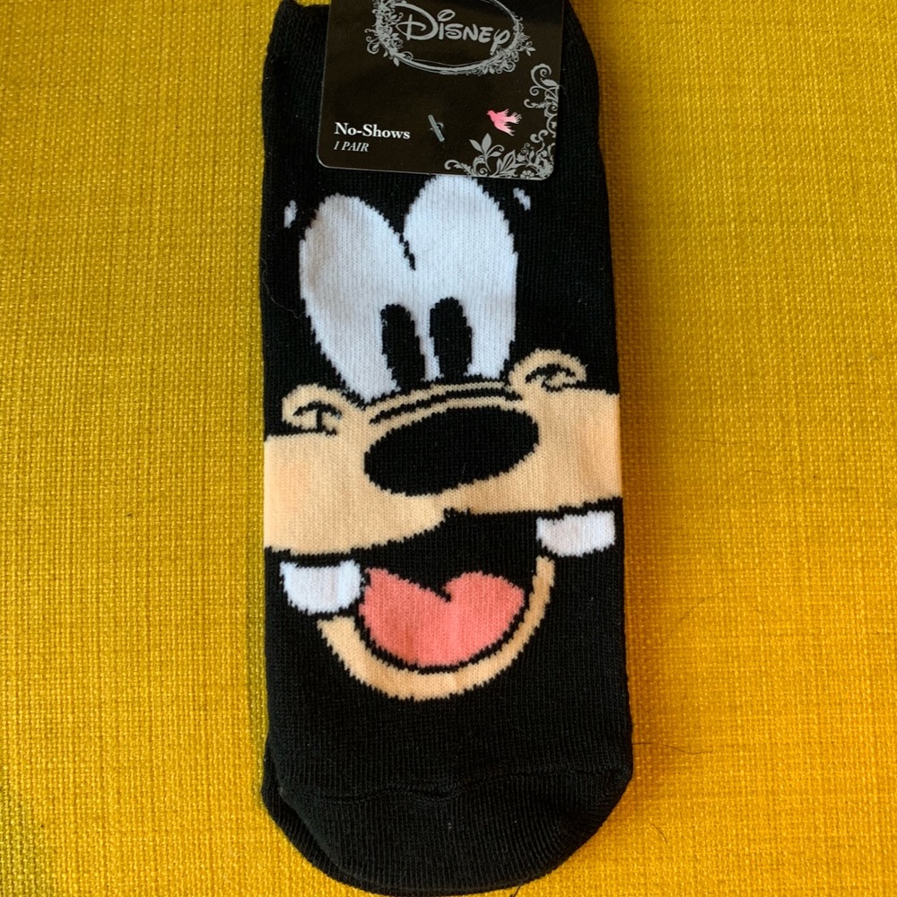 Disney’s Goofy socks! (No show)